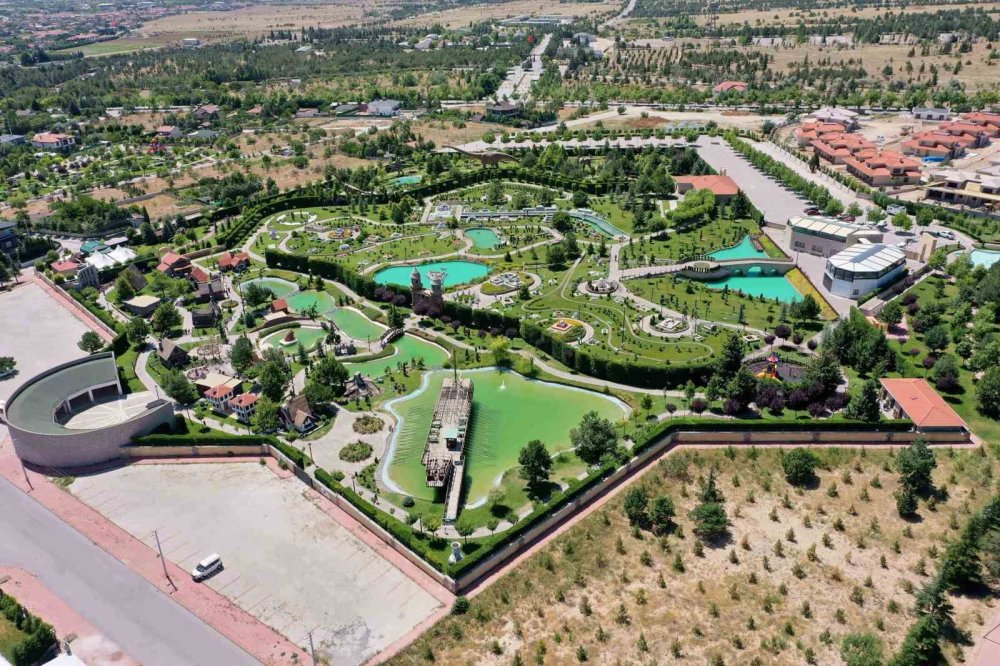 Konyalılar gezmeye doyamadığı 80 Binde Devr-i Alem Parkı'nda yeni dönem