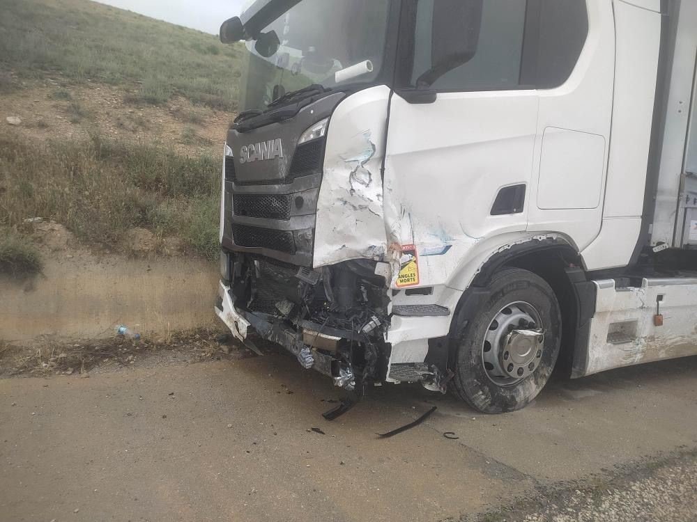 Konya yolunda tırla otomobil çarpıştı: 1 ölü