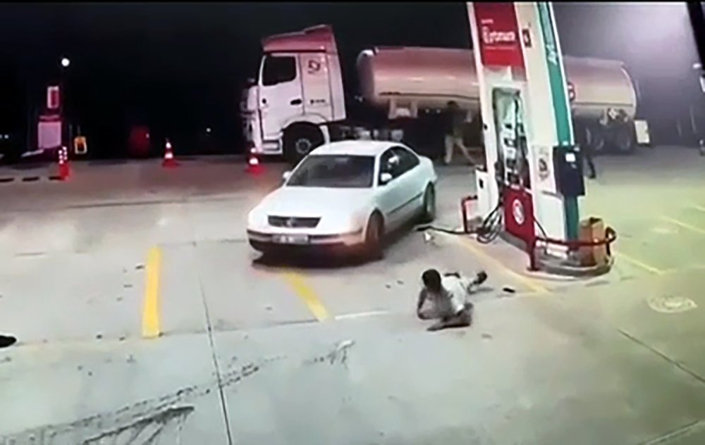 Otobüslere taş, sopa ve tabancayla saldırdılar