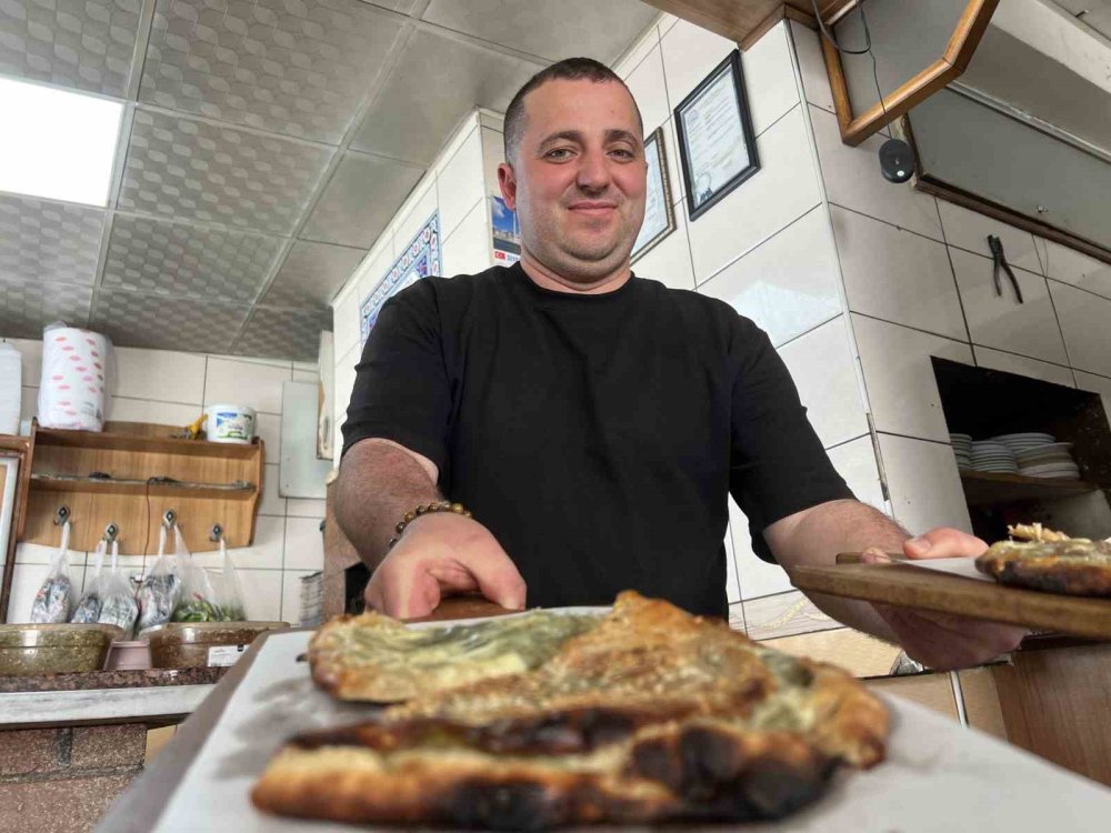 Konya'da sıklıkla tüketiliyor, lezzetiyle dikkat çekiyor... Anadolu pizzası