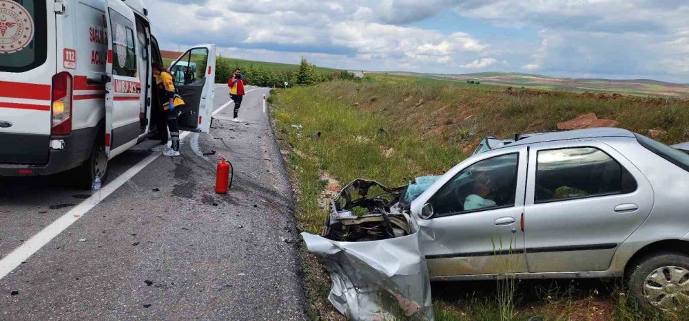Konya plakalı süt tankeri ile otomobil çarpıştı: 2 ölü