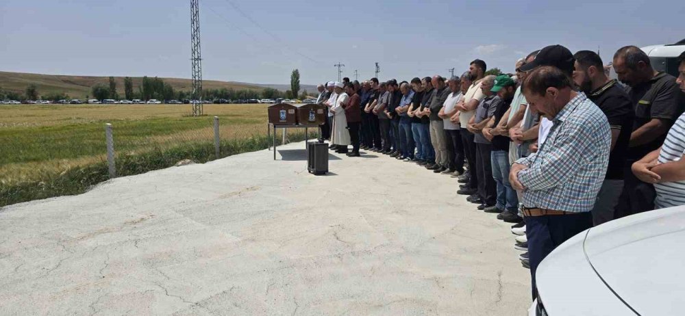 Muhtarlık seçiminden kalan husumet: Baba ve oğul toprağa verildi