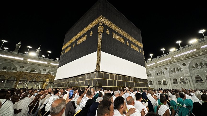 2-milyondan-fazla-musluman-haci-oldu.jpg