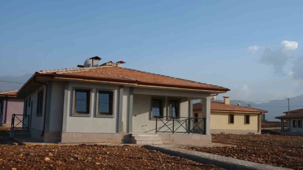 Kahramanmaraş’ın göl manzaralı köy evleri tamamlandı