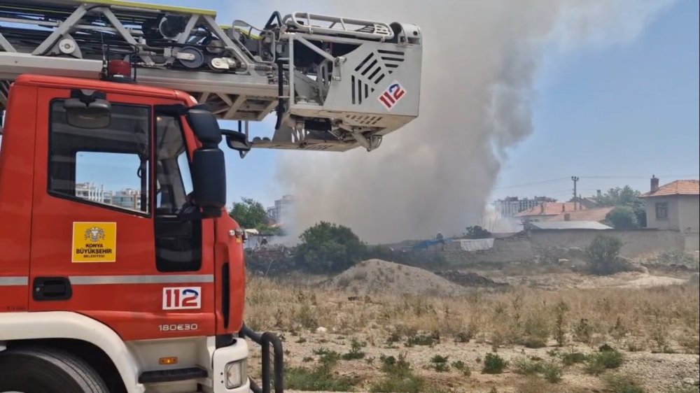 Konya’da yangın... Dumanlar kentin bir çok yerinden görüldü