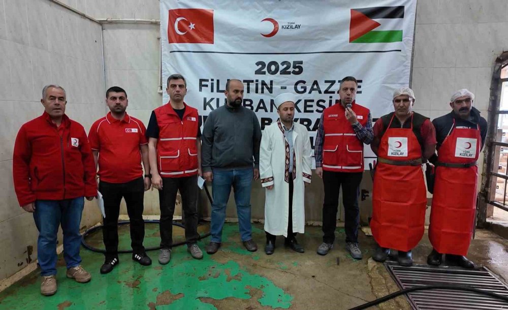 Türk Kızılay yurt içinde ve 22 ülkede kurban kesimlerine başladı