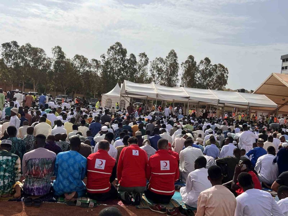 Türk Kızılay yurt içinde ve 22 ülkede kurban kesimlerine başladı