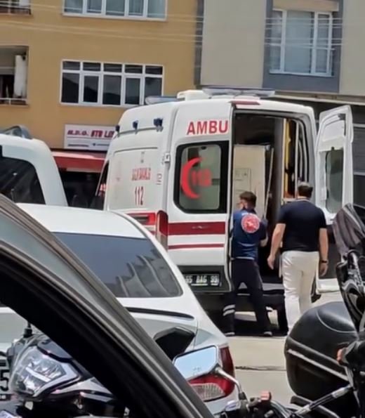 Ambulansa dolap yüklediler