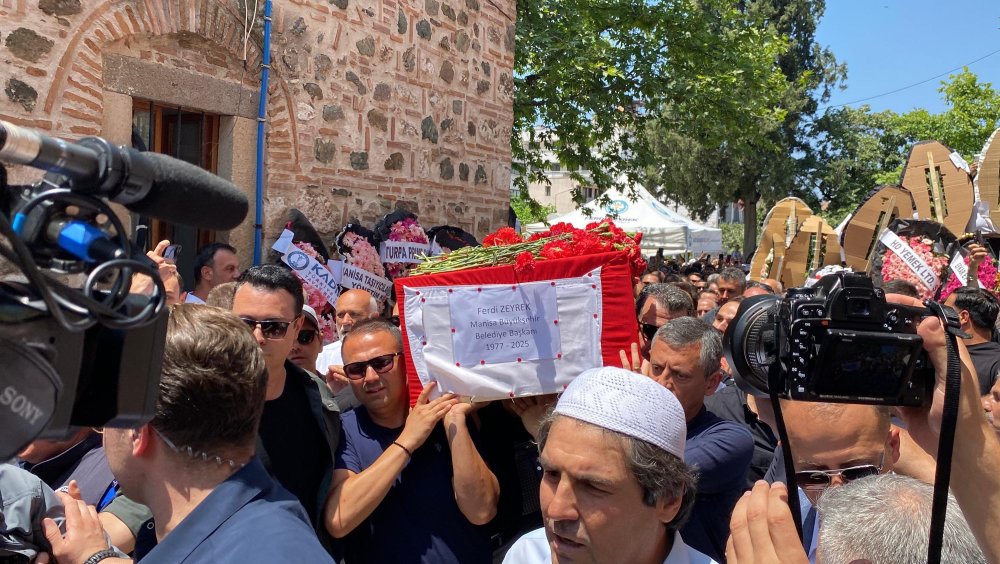 Belediye Başkanı son yolculuğuna uğurlandı