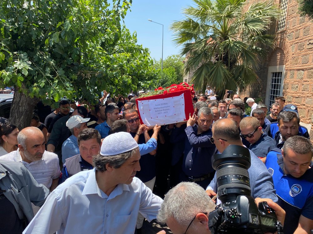 Belediye Başkanı son yolculuğuna uğurlandı