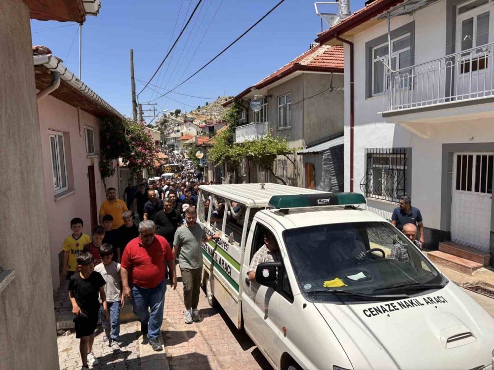 Konya'da kurbanlığını ararken canından olan genç toprağa verildi