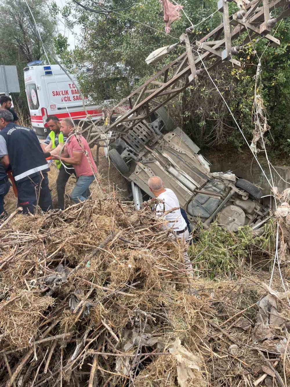 Trafik kazasında kadın sürücü yaşamını yitirdi