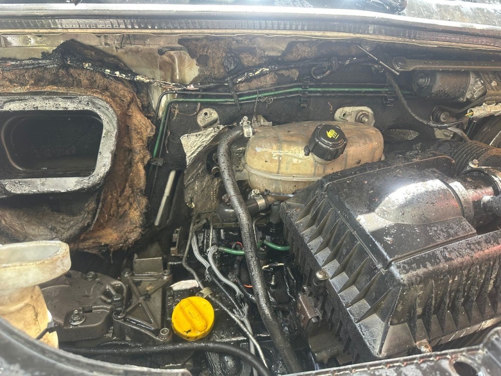 Konya'da park halindeki minibüste yangın çıktı