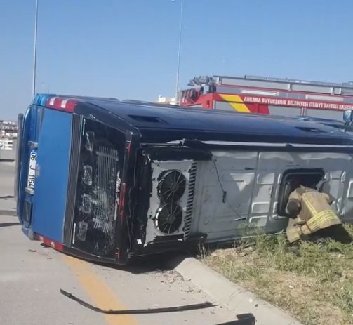 Dolmuş ile otomobil çarpıştı; 5 yaralı