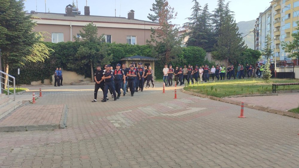Konya merkezli 10 ilde telefon dolandırıcılğı operasyonu! Tutuklandılar