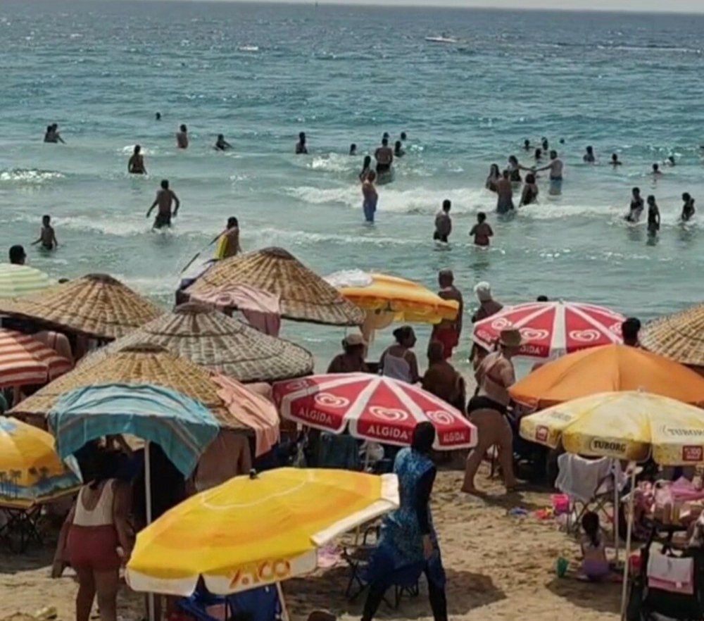 Denize giren 2 kişi boğuldu