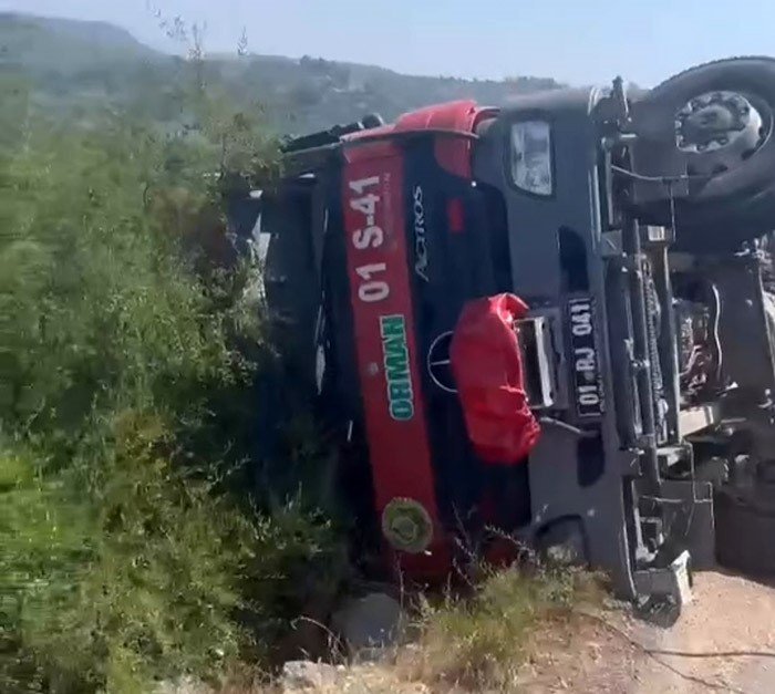 Yangına müdahaleye giden arazöz devrildi