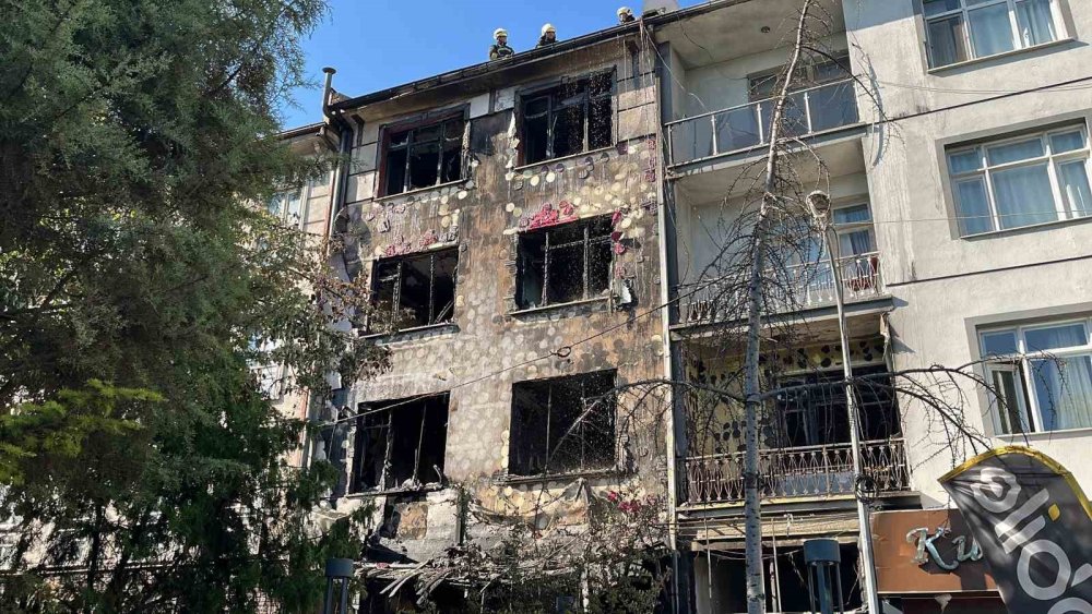 Konya merkezdeki kafede yangın