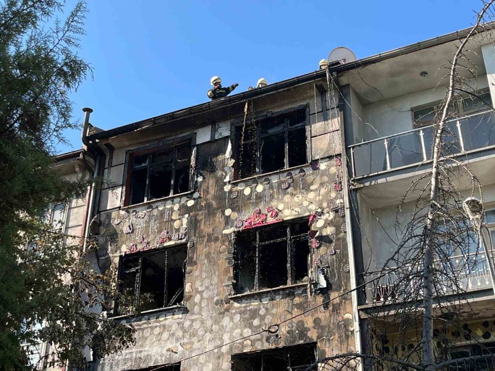 Konya merkezdeki kafede yangın