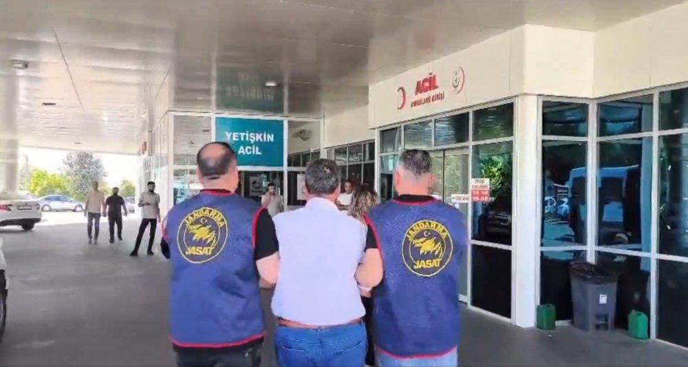 Çantada ölü bulunan bebeğin faillerini yakaladı