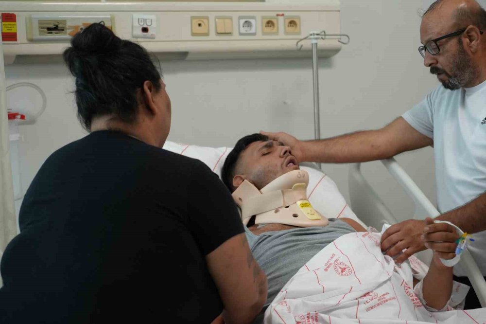 Havuza atlayan gencin boynu kırıldı