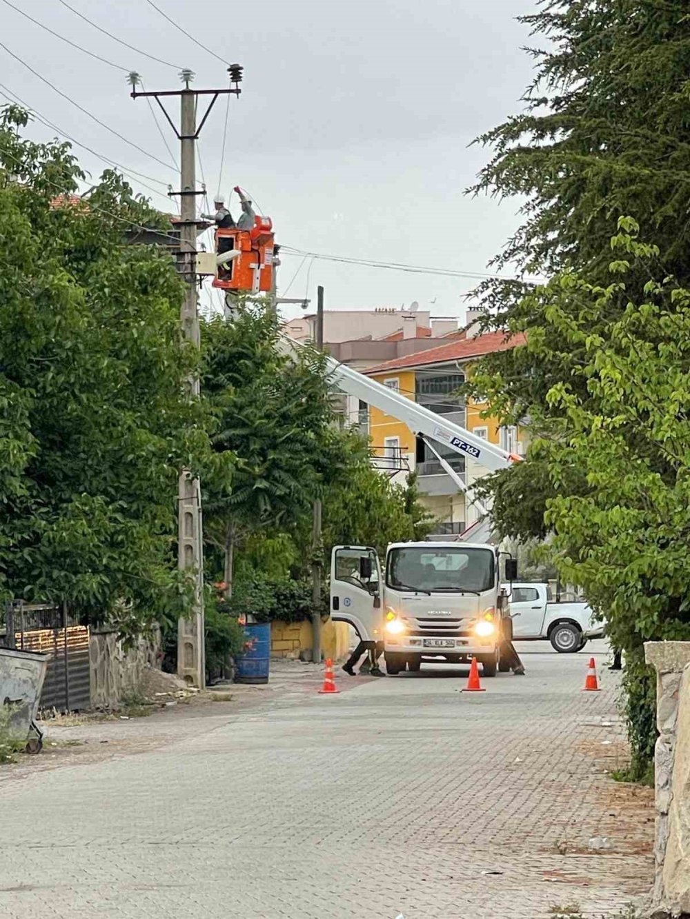 Konya'nın ilçesi elektriksiz kaldı!