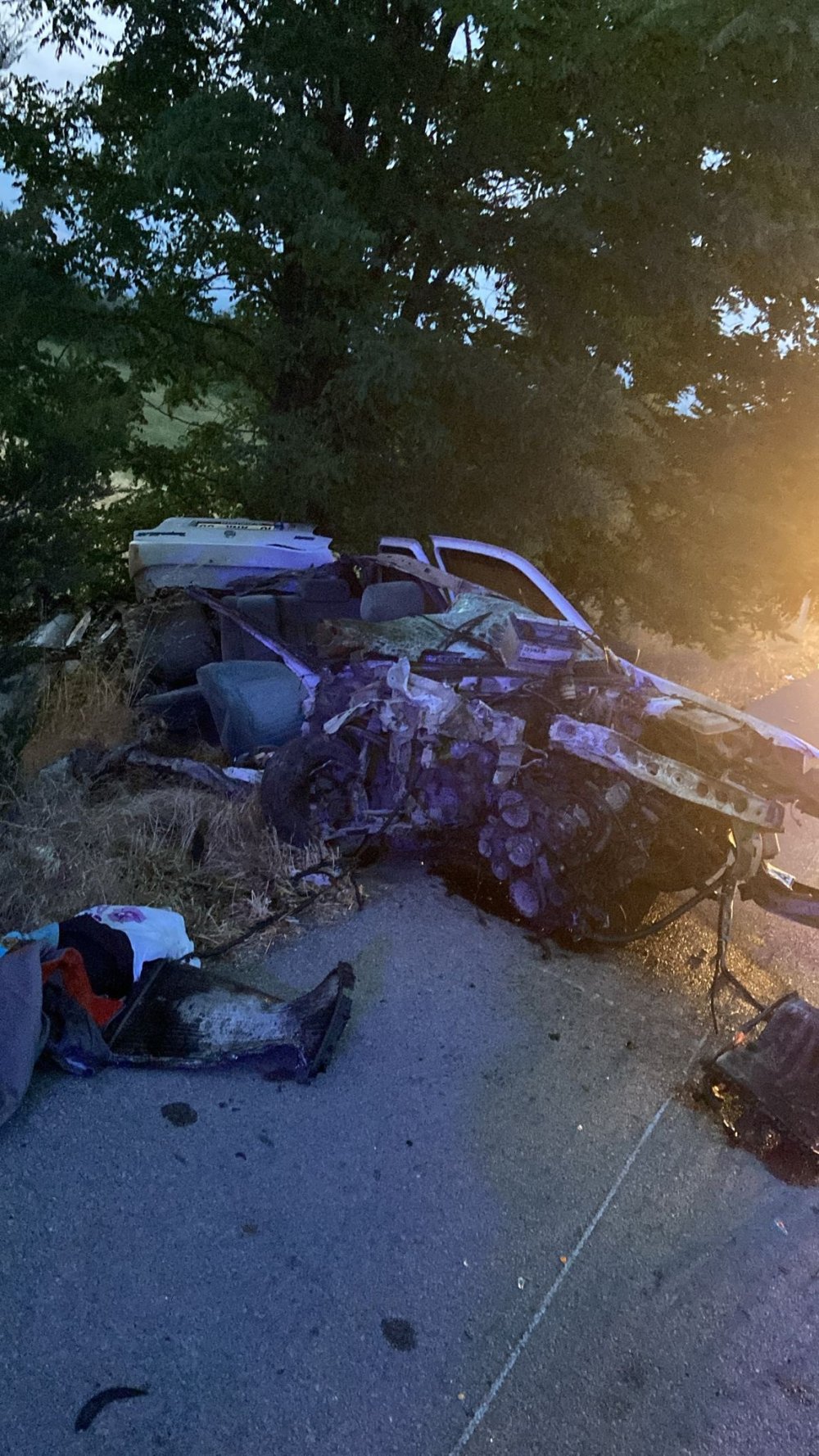 TIR'a otomobil çarptı: 4 ölü