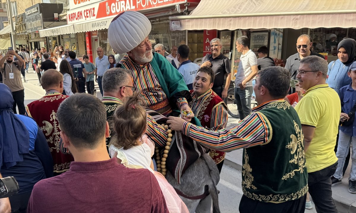 66-uluslararasi-aksehir-nasreddin-hoca-senlikleri-basladi-5.jpg