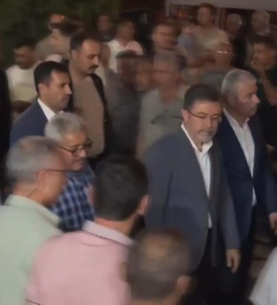 Bakan Yumaklı, Konya'da şehit dozer operatörünün ailesini ziyaret etti