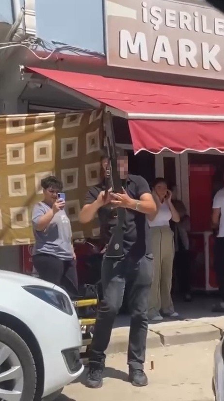 Asker uğurlamasında mermi yağmuru