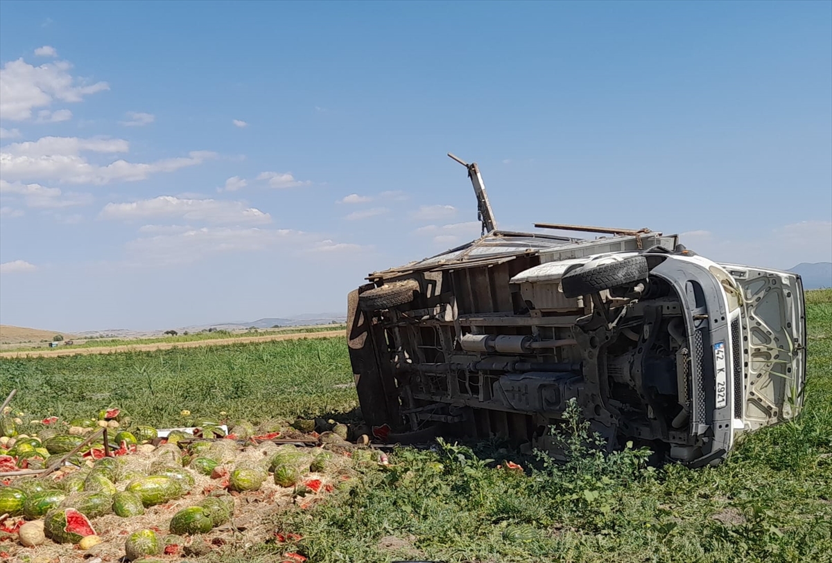 aa-20250708-38506203-38506202-konyada-tekeri-patlayan-kamyonetin-tarlaya-devrilmesi-sonucu-2si-cocuk-3-kisi-yaralandi.jpg