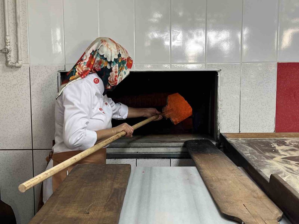 Konya’da etliekmeğe kadın eli