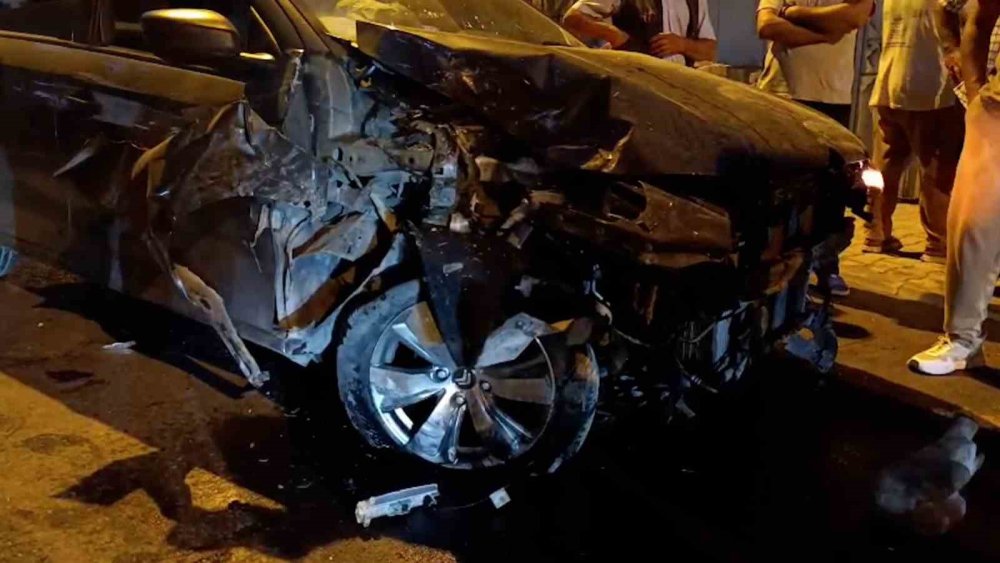 Konya merkezde gece yarısı kaza! Bisikletli çocuğa çarpmamak için...