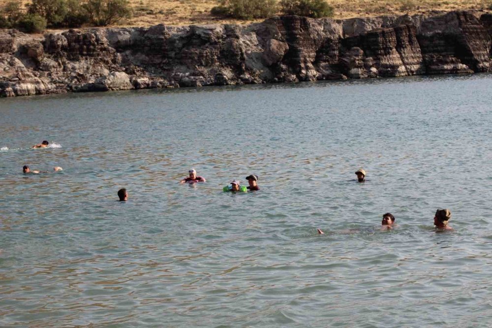 Konya'da tatil yoğunluğu... Sahilleri aratmıyor