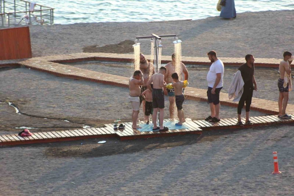 Konya'da tatil yoğunluğu... Sahilleri aratmıyor