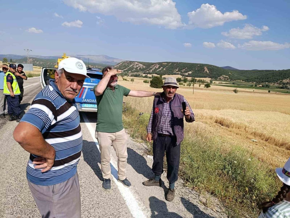 Derbent’te biçerdöver, Kulu'da ot yangını