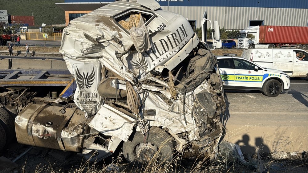 5 kişinin öldüğü trafik kazasında tır sürücüsü tutuklandı
