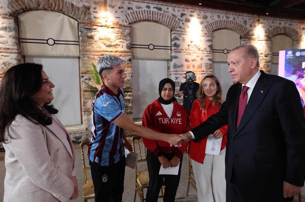 Cumhurbaşkanı Erdoğan: Gençlerimizin zehirlenmesine müsaade etmeyeceğiz