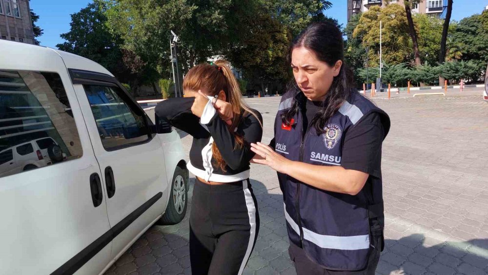 Genç kadın yengesini bıçakladı