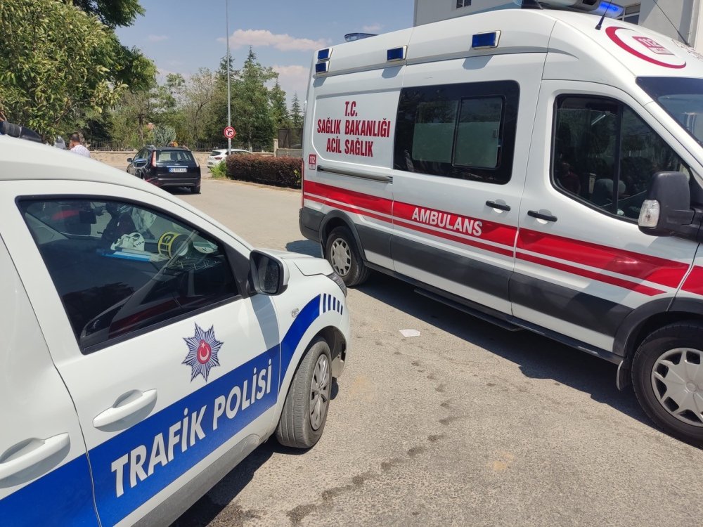 Konya'da elektrikli bisiklet ile otomobil çarpıştı: 1kişi yaralandı