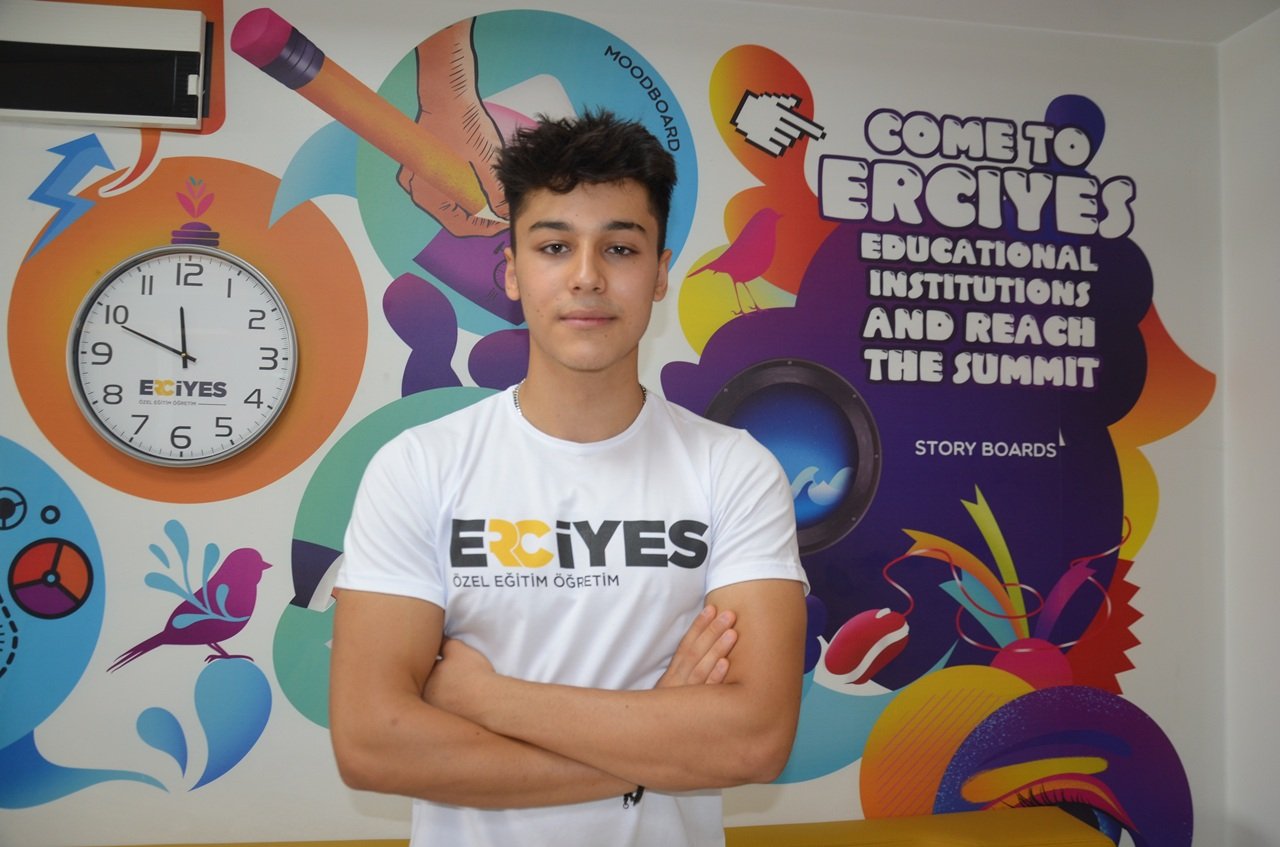 erciyes-ogrencisi-eray-topak-tyt-de-turkiye-31-cisi-ve-konya-birincisi-foto.jpg