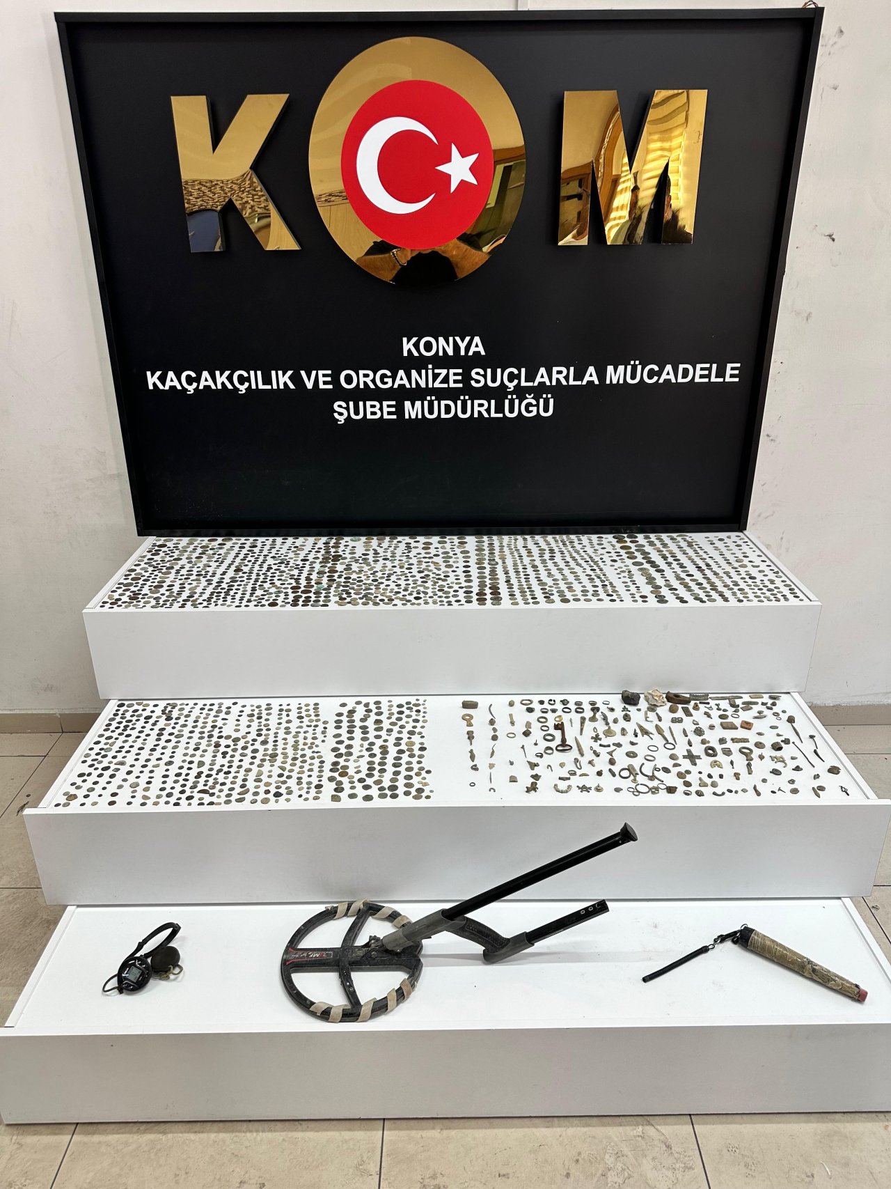 konyada-tarihi-eser-kacakciligina-gecit-yok-bini-askin-sikke-ele-gecirildi.jpg