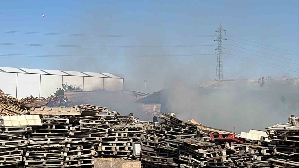 Konya merkezde iş yerinde yangın çıktı