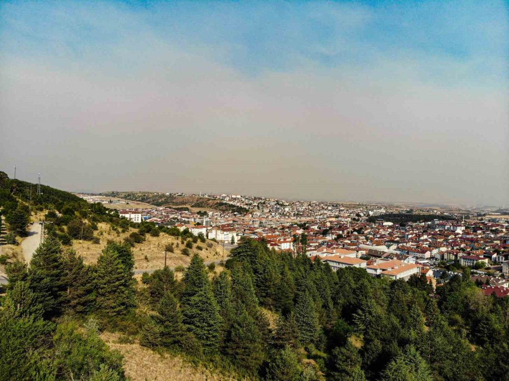 Karabük’teki yangın 4. gününde... Gerede'yi kaplayan tabaka havadan görüntülendi