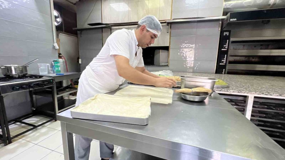 Konya'da son yılların popüler lezzeti! Kara fırında ne pişerse ayrı bir lezzet alıyor