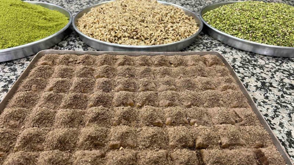 Konya'da son yılların popüler lezzeti! Kara fırında ne pişerse ayrı bir lezzet alıyor