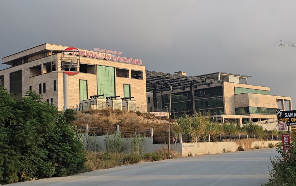 Tartıştığı eşini 7 yerinden bıçakladı