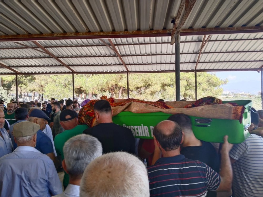 Kalp krizi geçiren genç doktor hayatını kaybetti