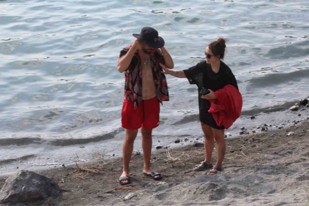 Meke Gölü, Acıgöl, obruklar turist çekiyor