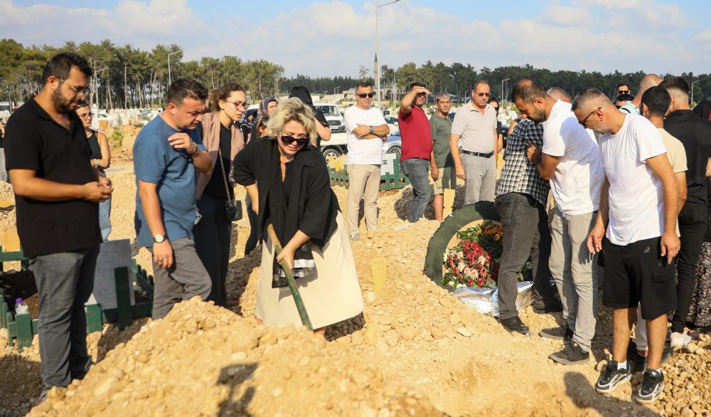 Kanal D seslendirme uzmanı Levent Bitecik, hayatını kaybetti